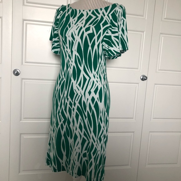 Green & White Print Dress w/ Flutter Sleeves - Picture 7 of 8